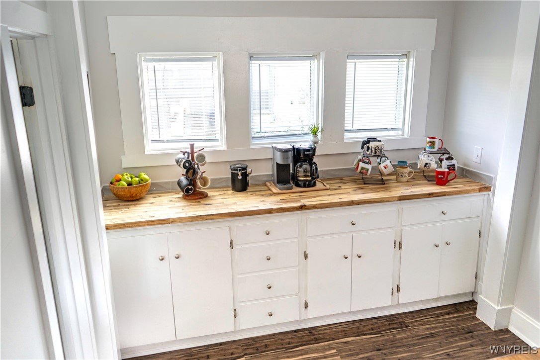 Murray, New York 14470, United States, 5 Bedrooms Bedrooms, ,2 BathroomsBathrooms,Residential,Pending,202904