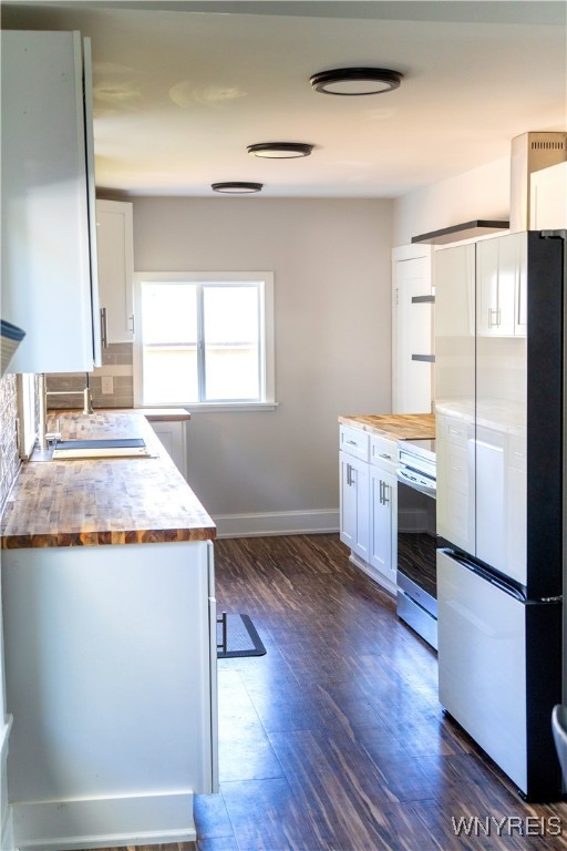 Murray, New York 14470, United States, 5 Bedrooms Bedrooms, ,2 BathroomsBathrooms,Residential,Pending,202904