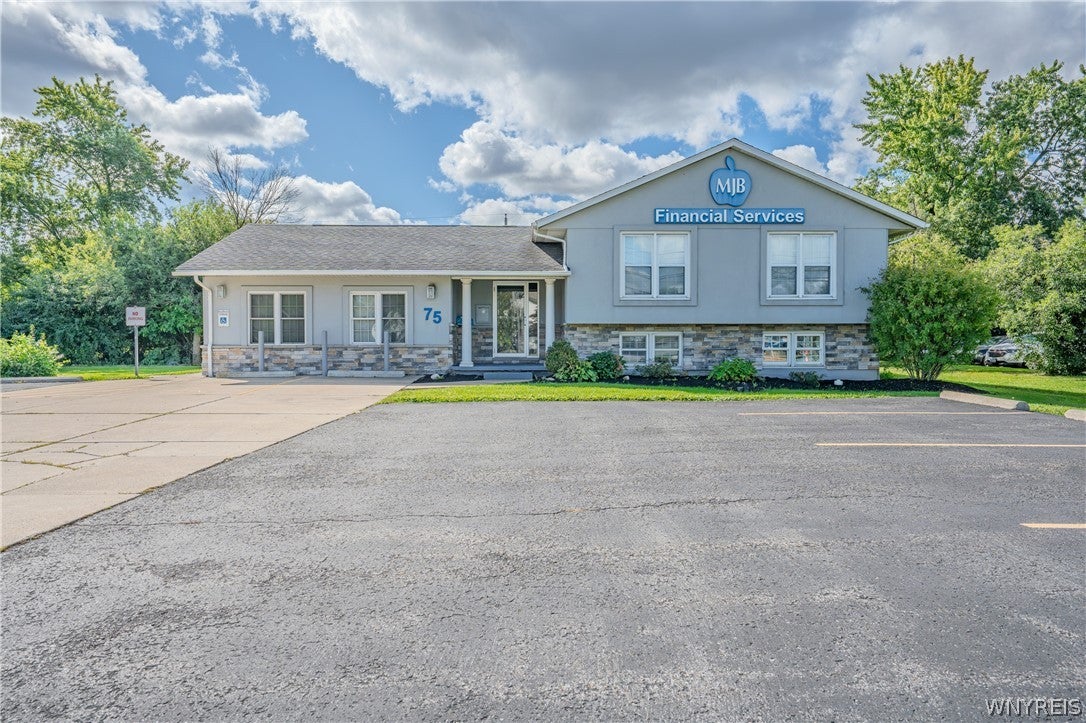 75 Maple Road