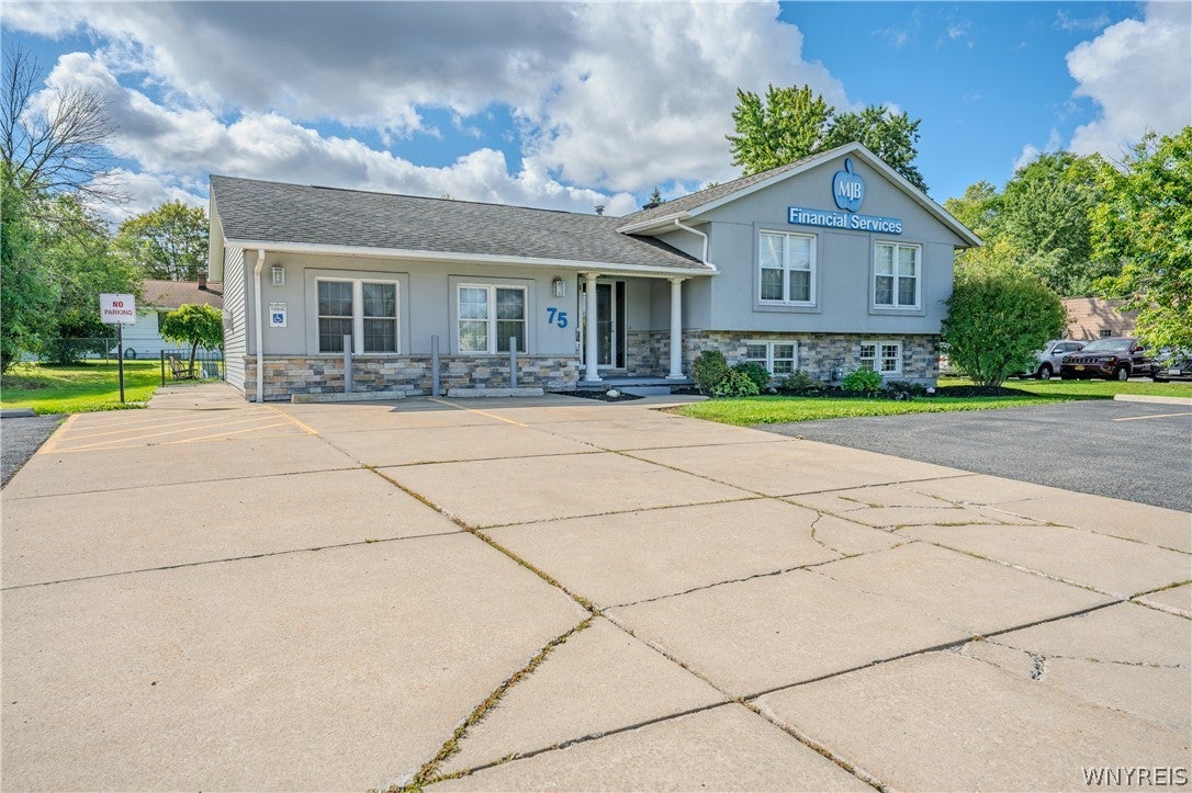 75 Maple Road