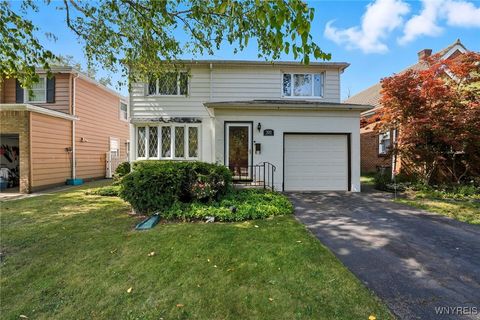 Photo of 302 Hendricks Boulevard, Amherst, NY 14226 (MLS # B1635933)