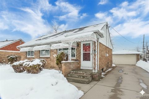 Homes For Sale - 130 Seminole Parkway<br/> Cheektowaga, NY 14225