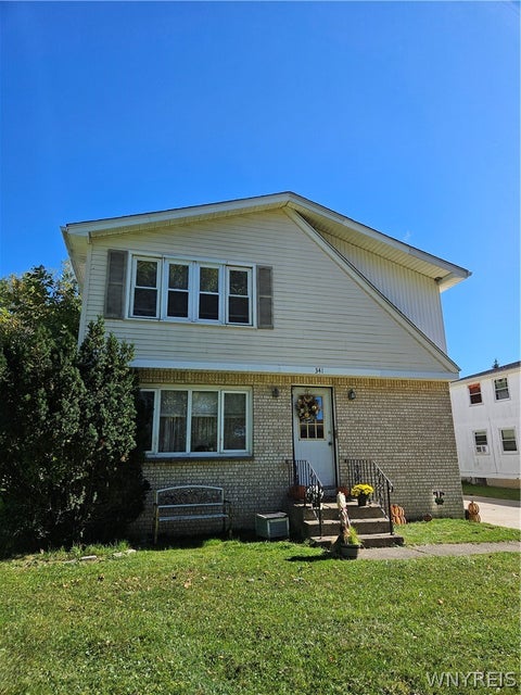 Photo of 341 Sundridge Drive, Amherst, NY 14228 (MLS # B1721225)