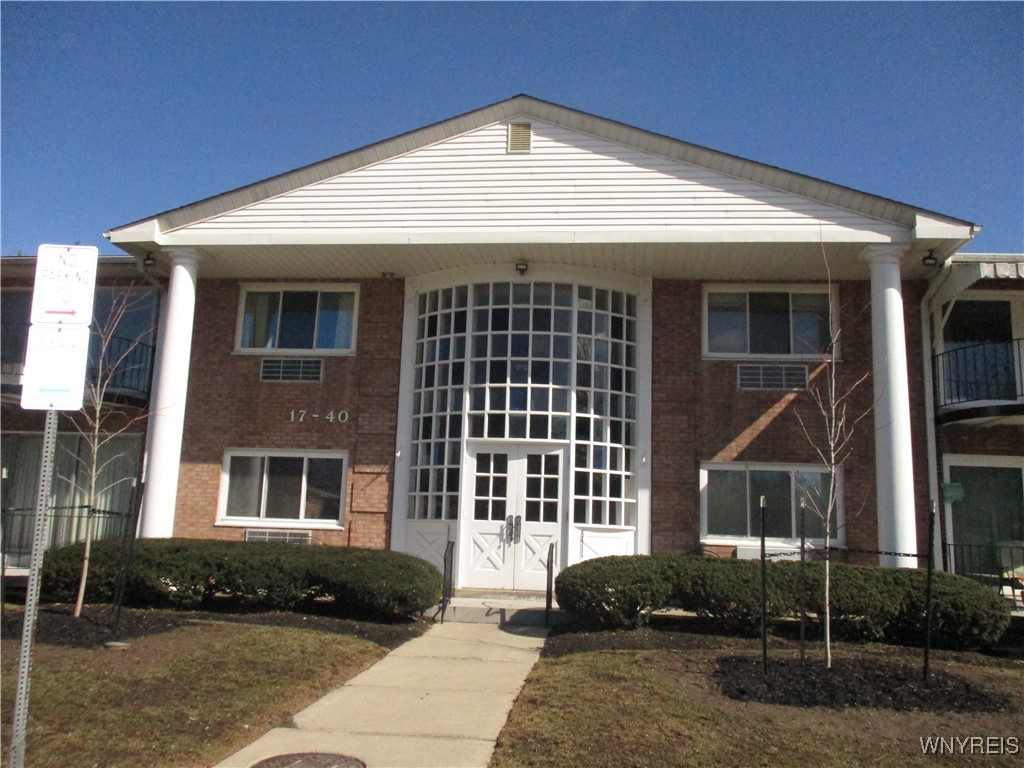 31 Park Lane Court, Amherst, New York image 1