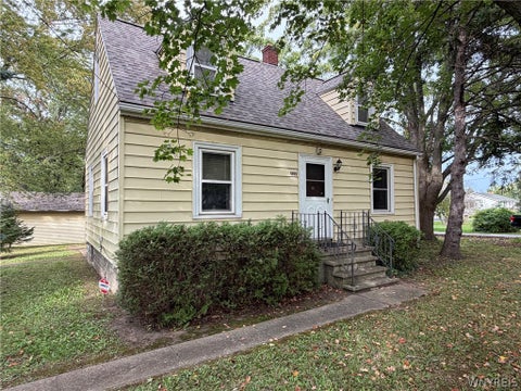 Homes For Sale - 1555 Ridge Road<br/> Lewiston, NY 14092