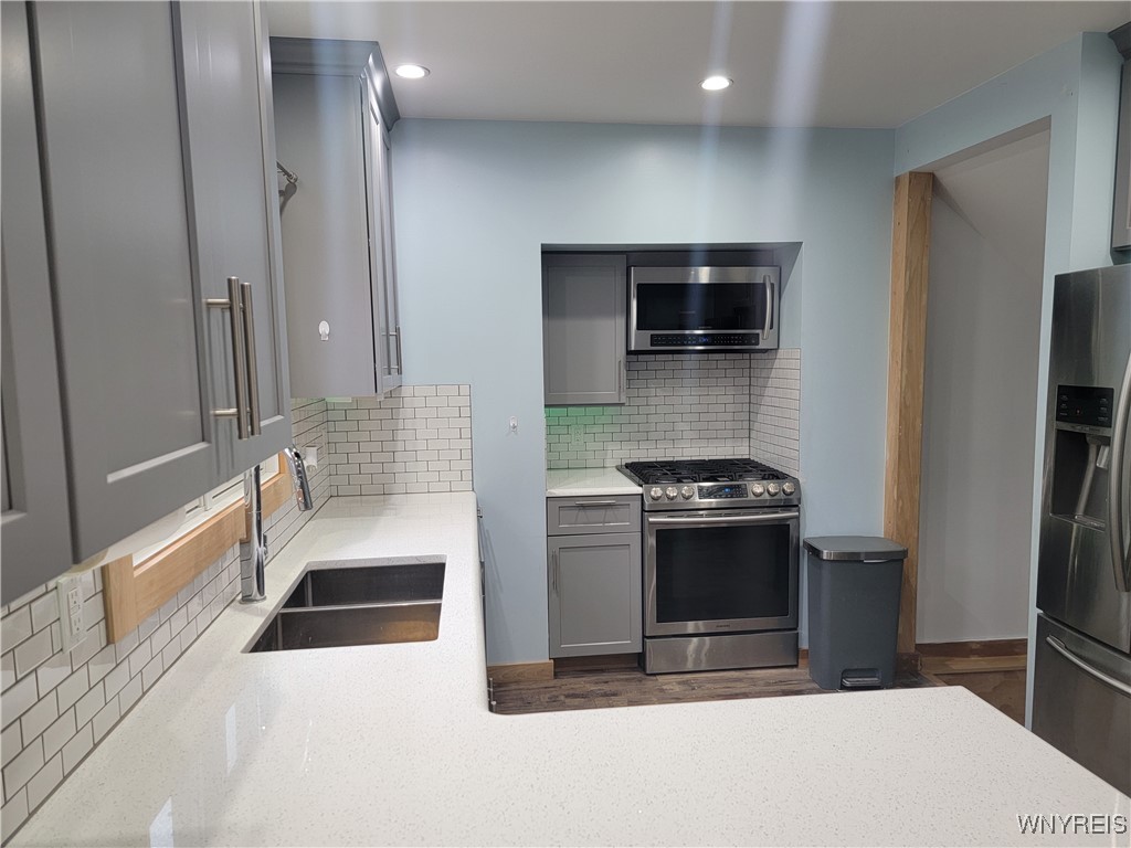 2761 The Heights Hts, Newfane, New York image 12