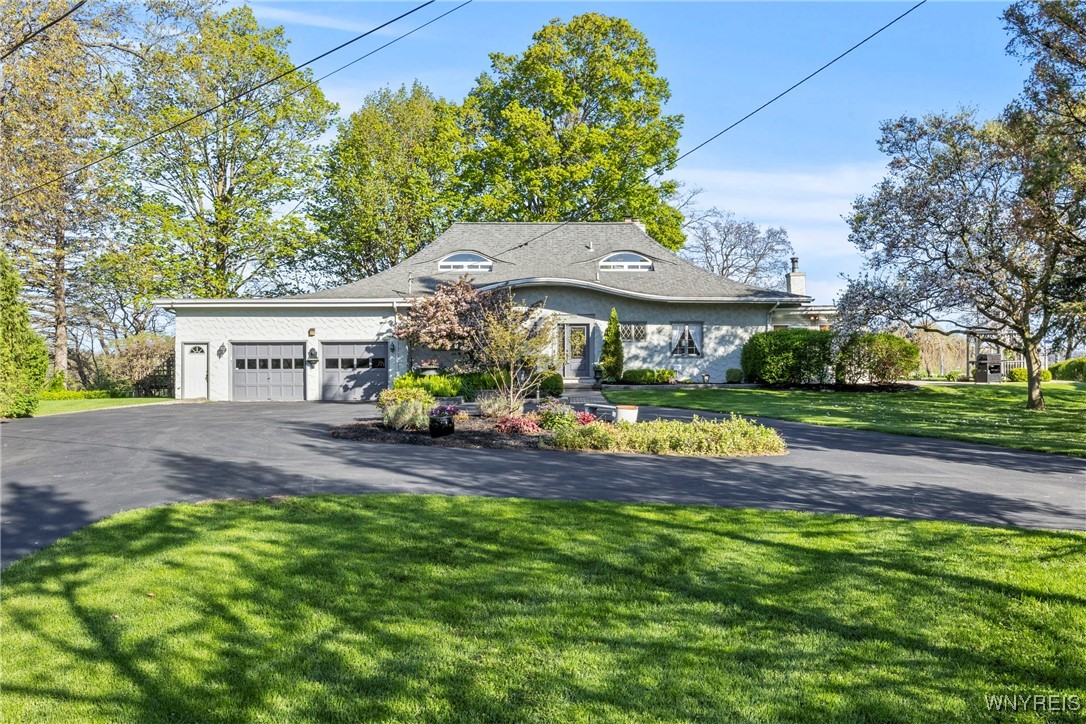 5938 Hyde Park Boulevard, Lewiston, New York image 1