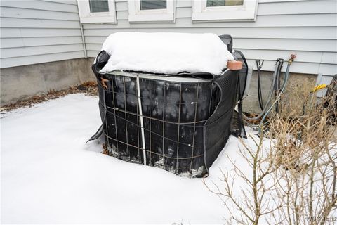 Tiny photo for 386 Old Oak Post Road, Amherst, NY 14051 (MLS # B1655202)