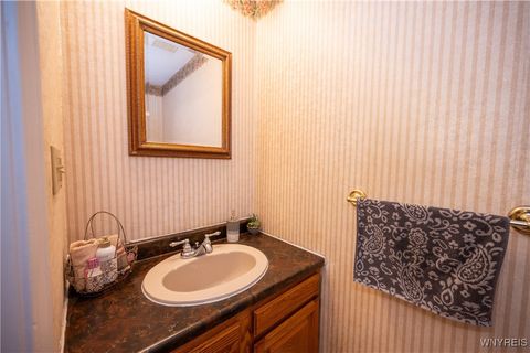 Tiny photo for 386 Old Oak Post Road, Amherst, NY 14051 (MLS # B1655202)