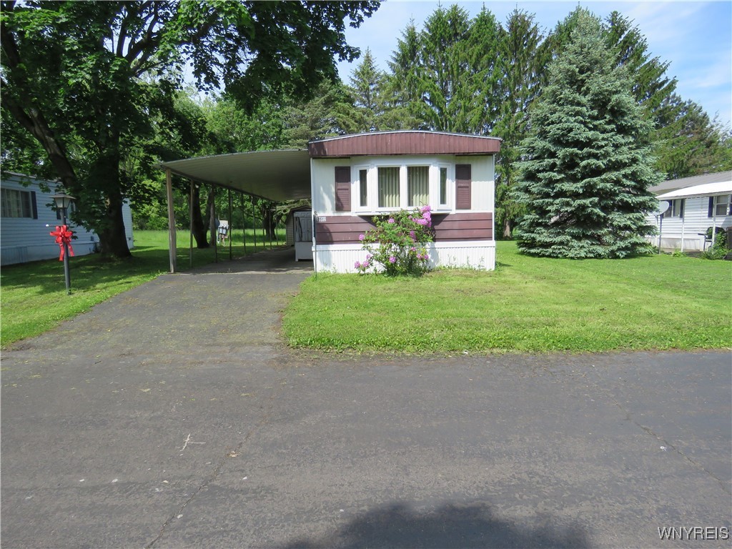 1042 Wish Circle Road, Marilla, New York image 1