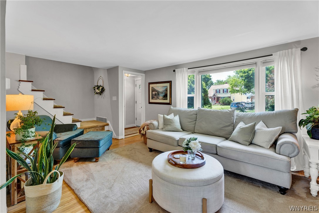 186 Ridgewood Dr