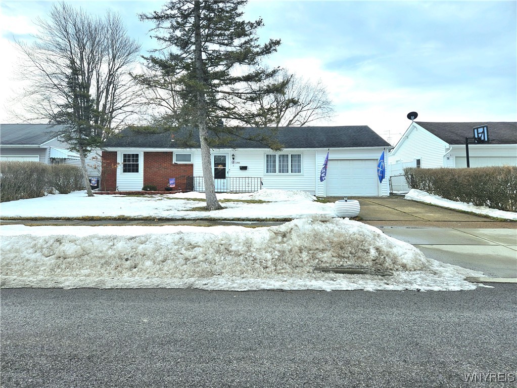 1745 Leah Drive, North Tonawanda, New York image 1