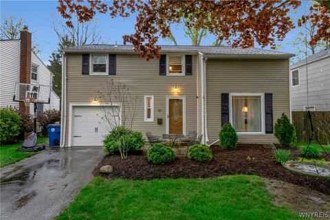 Photo of 386 Roycroft Boulevard, Amherst, NY 14226 (MLS # B1682473)