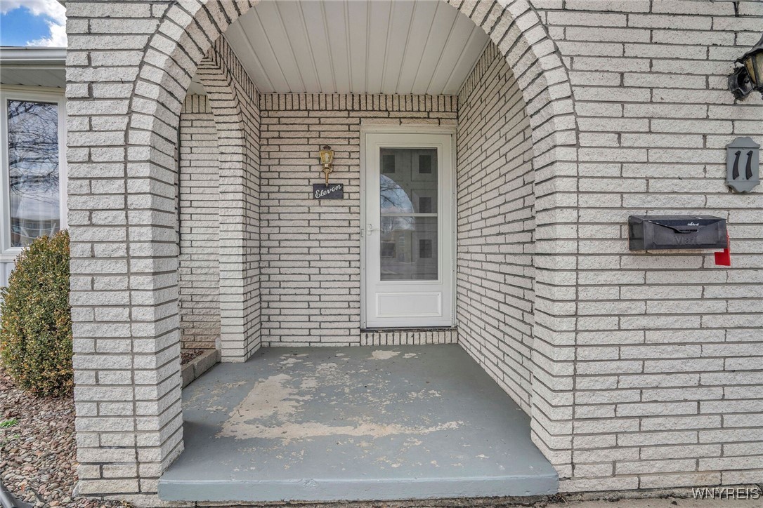 11 Oxford Avenue, Lancaster, New York image 4