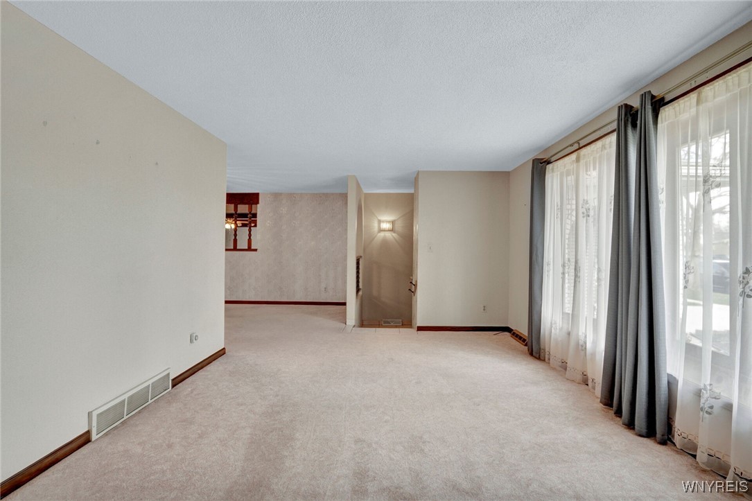 11 Oxford Avenue, Lancaster, New York image 8