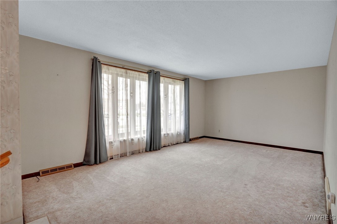 11 Oxford Avenue, Lancaster, New York image 7