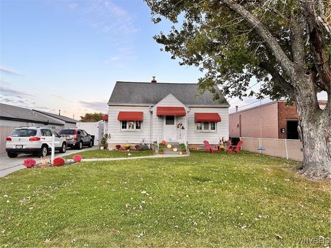 Photo of 25 Jamaica Road, Tonawanda, NY 14150 (MLS # B1658462)