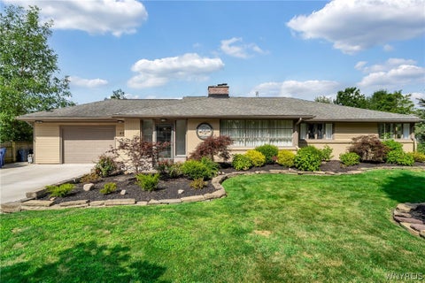 Photo of 470 Park Club Lane Ln, Amherst, NY 14221 (MLS # B1724305)