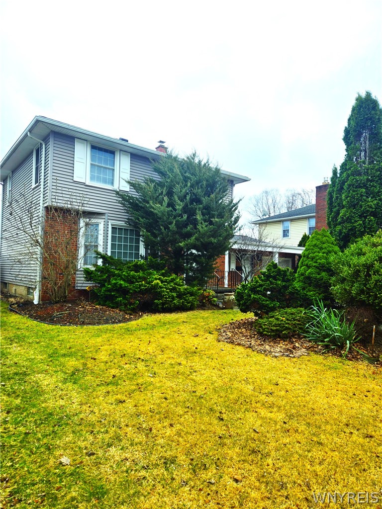 225 Donna Lea Boulevard