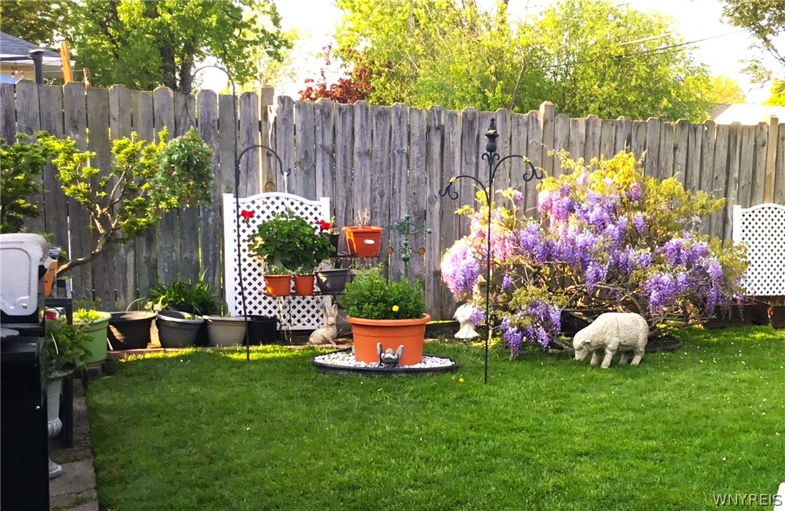 225 Donna Lea Boulevard