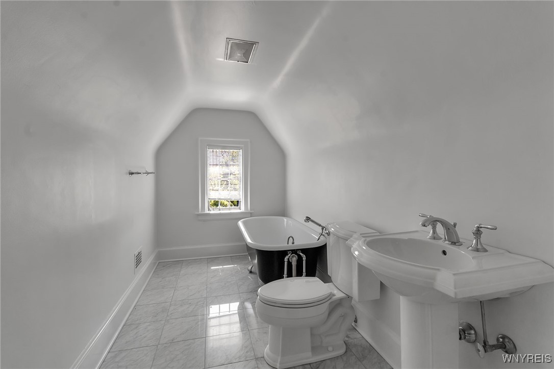 91 Nottingham Ct, Buffalo, New York image 35