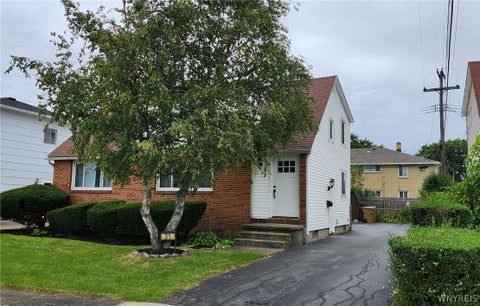 Photo of 31 Wellington Road, Cheektowaga, NY 14225 (MLS # B1715370)