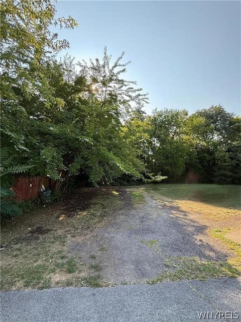 Photo of 466 8th Street, Niagara Falls, NY 14301 (MLS # B1707353)