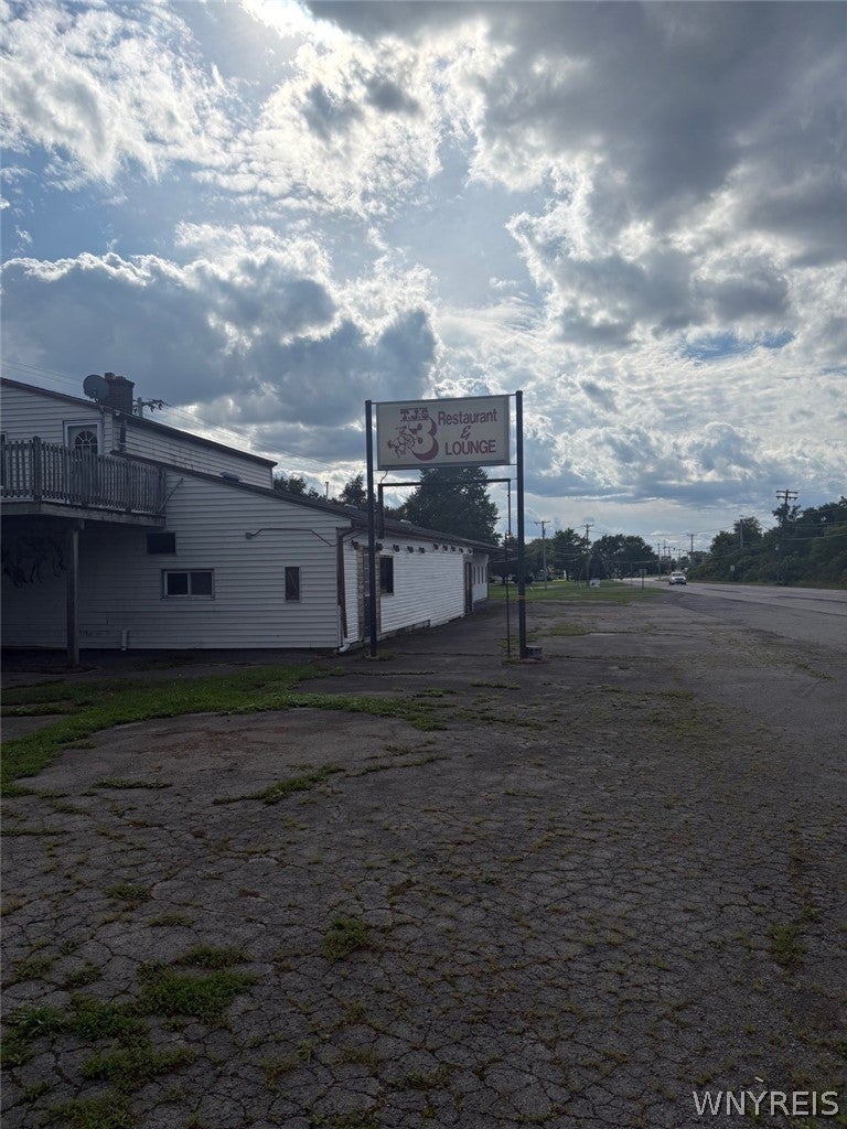 6511 Lockport Road