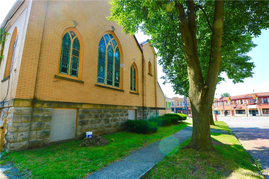 3189 Main Street