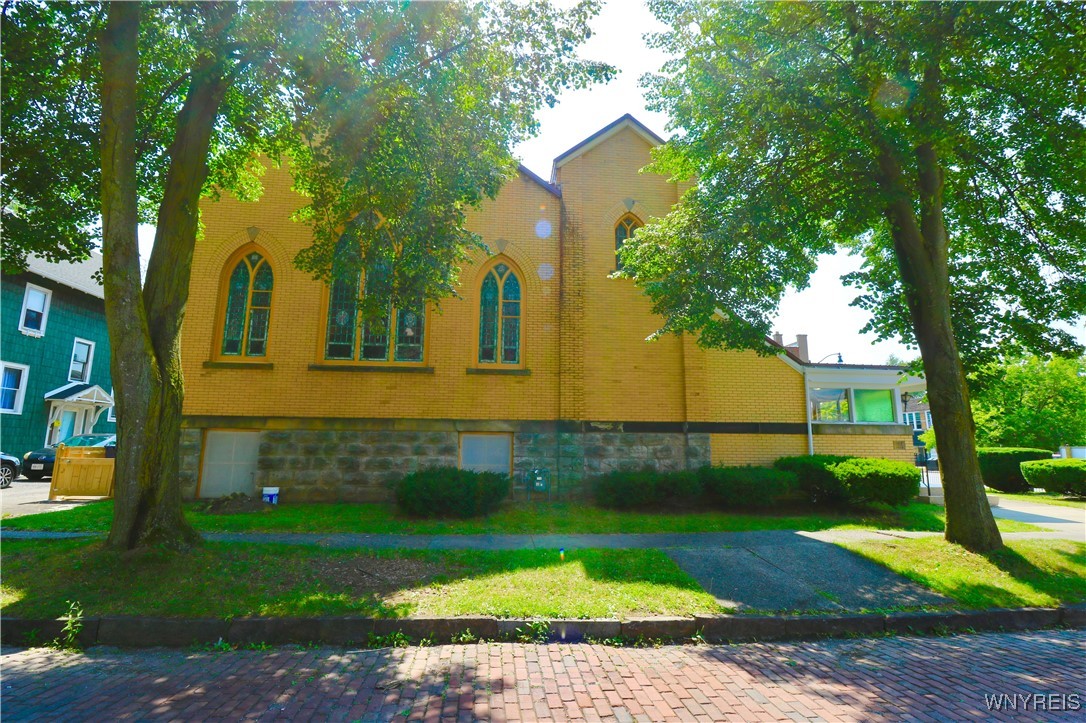 3189 Main Street