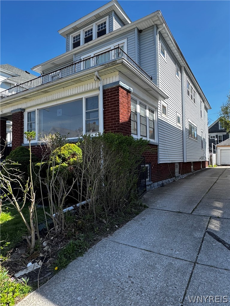 97 Brunswick Blvd Boulevard