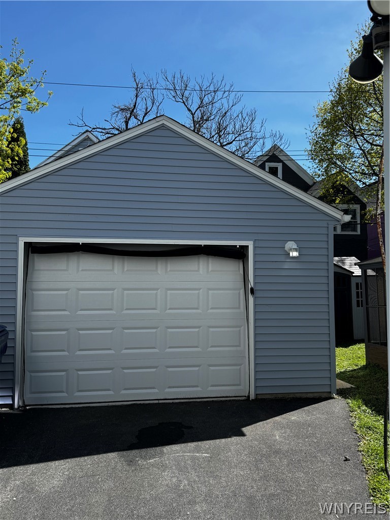 97 Brunswick Blvd Boulevard