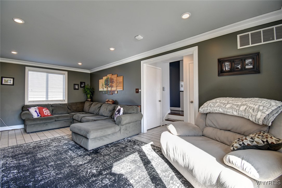 587 Meadowbrook Drive, North Tonawanda, New York image 15