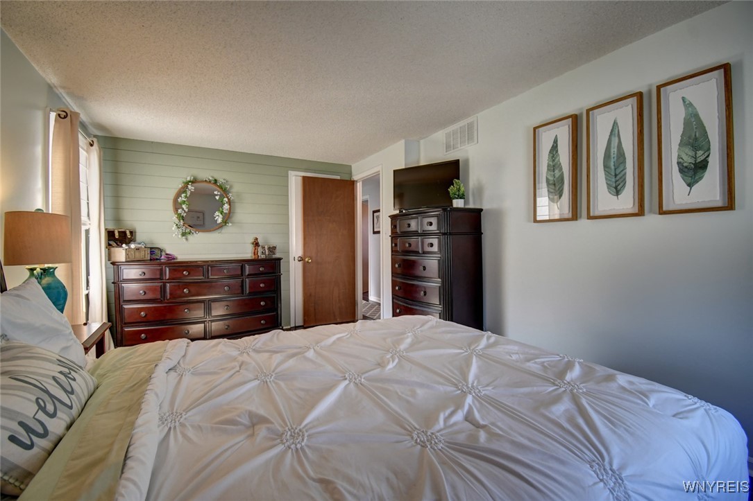 587 Meadowbrook Drive, North Tonawanda, New York image 24