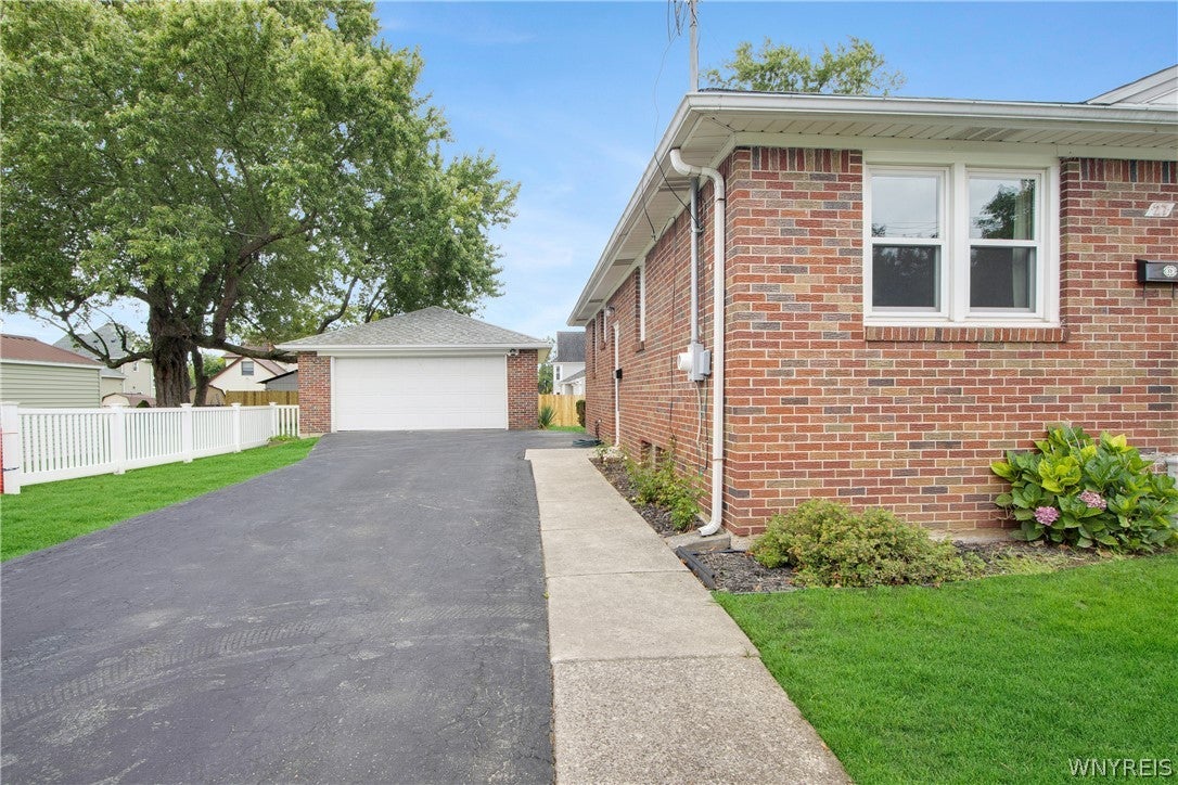 27 Newell Avenue