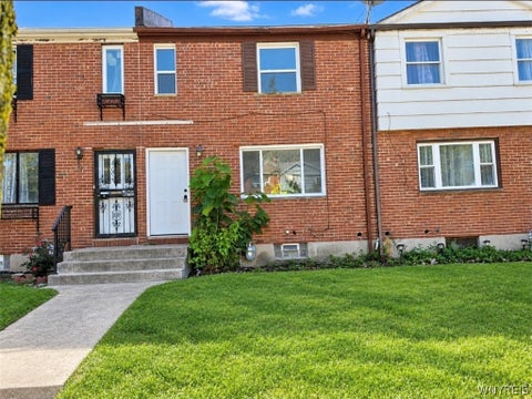 Homes For Sale - 7 Bennett Village Vlg<br/> Buffalo, NY 14214