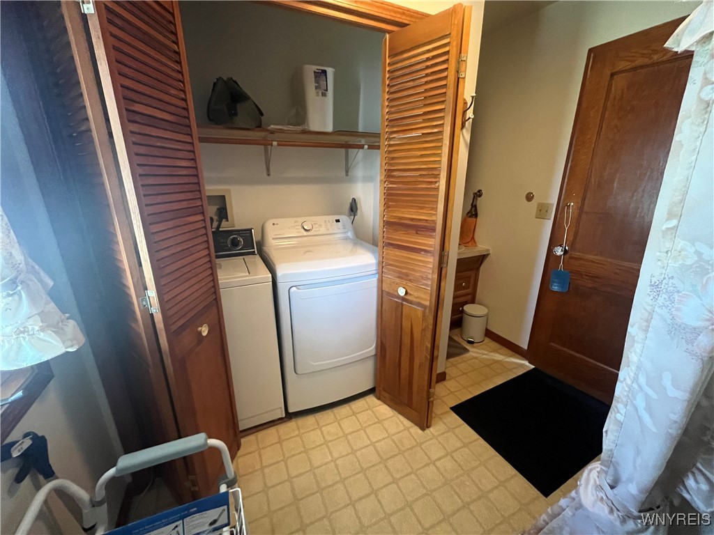 8518 Pershing Avenue, Niagara Falls, New York image 13