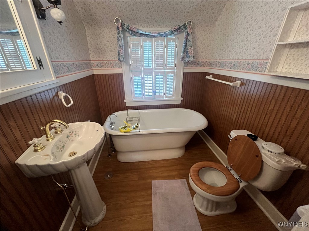 8518 Pershing Avenue, Niagara Falls, New York image 16