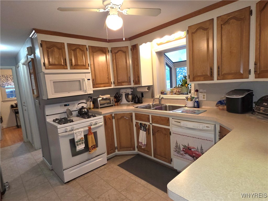 Shelby, New York 14103, United States, 3 Bedrooms Bedrooms, ,1 BathroomBathrooms,Residential,Active,242726