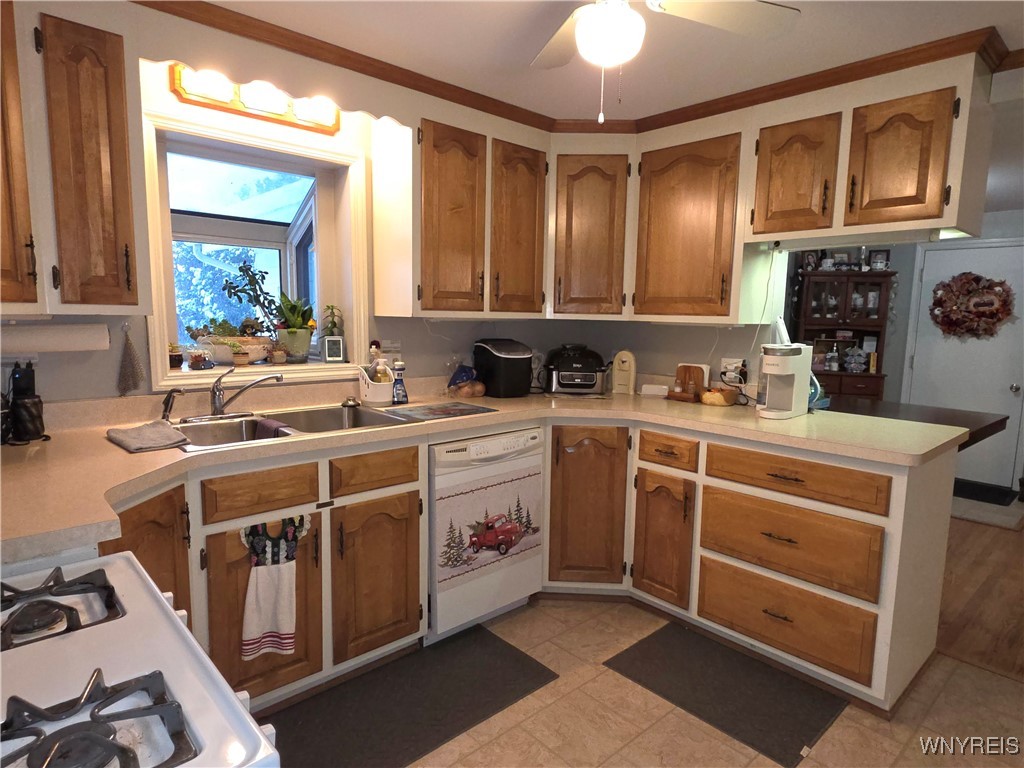 Shelby, New York 14103, United States, 3 Bedrooms Bedrooms, ,1 BathroomBathrooms,Residential,Active,242726