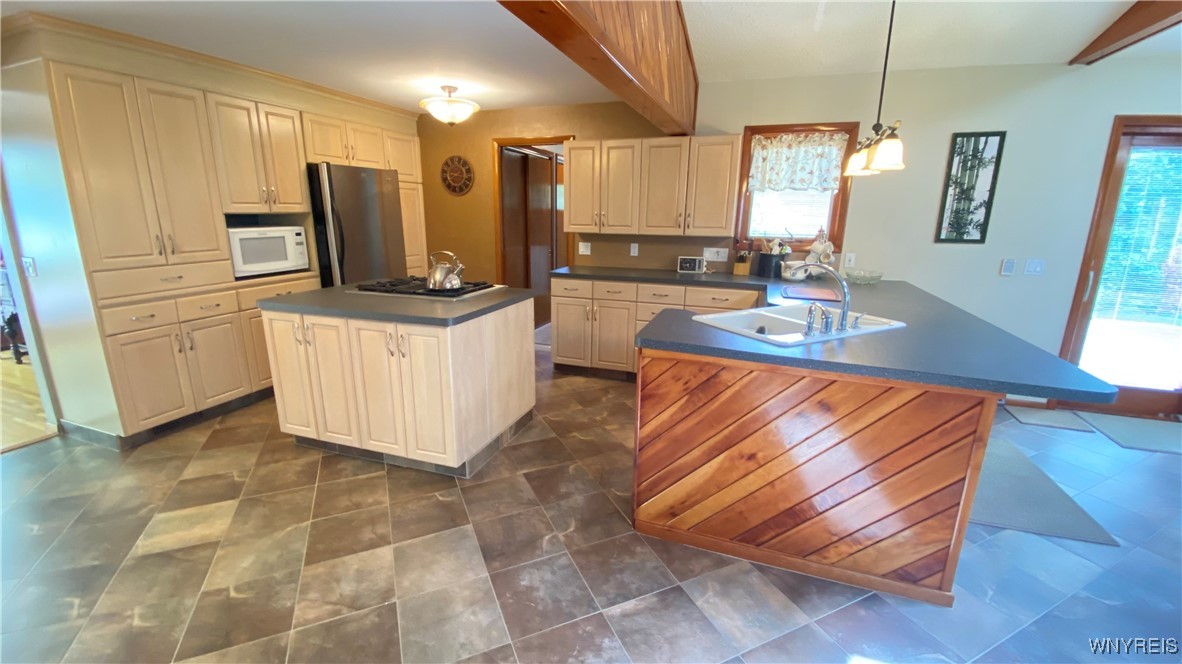 4431 Lake Shore Road, Hamburg, New York image 2