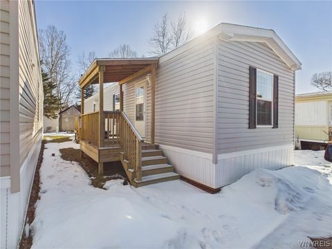 Mobile Home For Sale - 7898 Boston State Road #27<br/> Hamburg, NY 14075