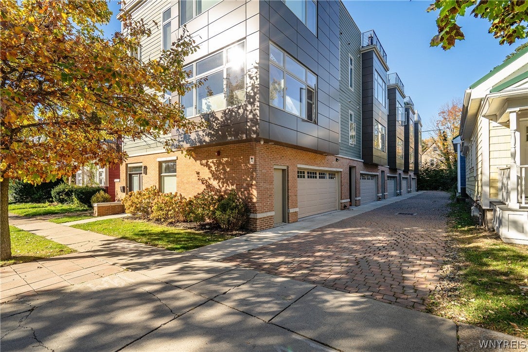197 W Utica Street 5