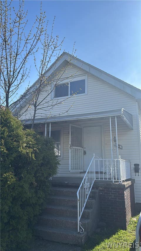 Homes For Sale - 73 Wilkes Avenue<br/> Buffalo, NY 14215