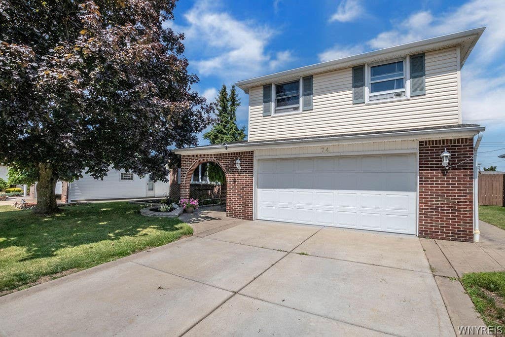 Photo of 74 S Transit Hill Drive, Cheektowaga, NY 14043 (MLS # B1704364)