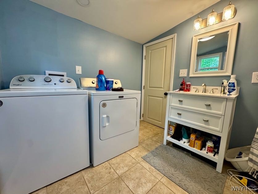 Carlton, New York 14477, United States, 4 Bedrooms Bedrooms, ,3 BathroomsBathrooms,Residential,Active,191888