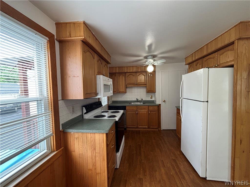 Photo of 54 Carl Road, Grand Island, NY 14072 (MLS # B1696917)