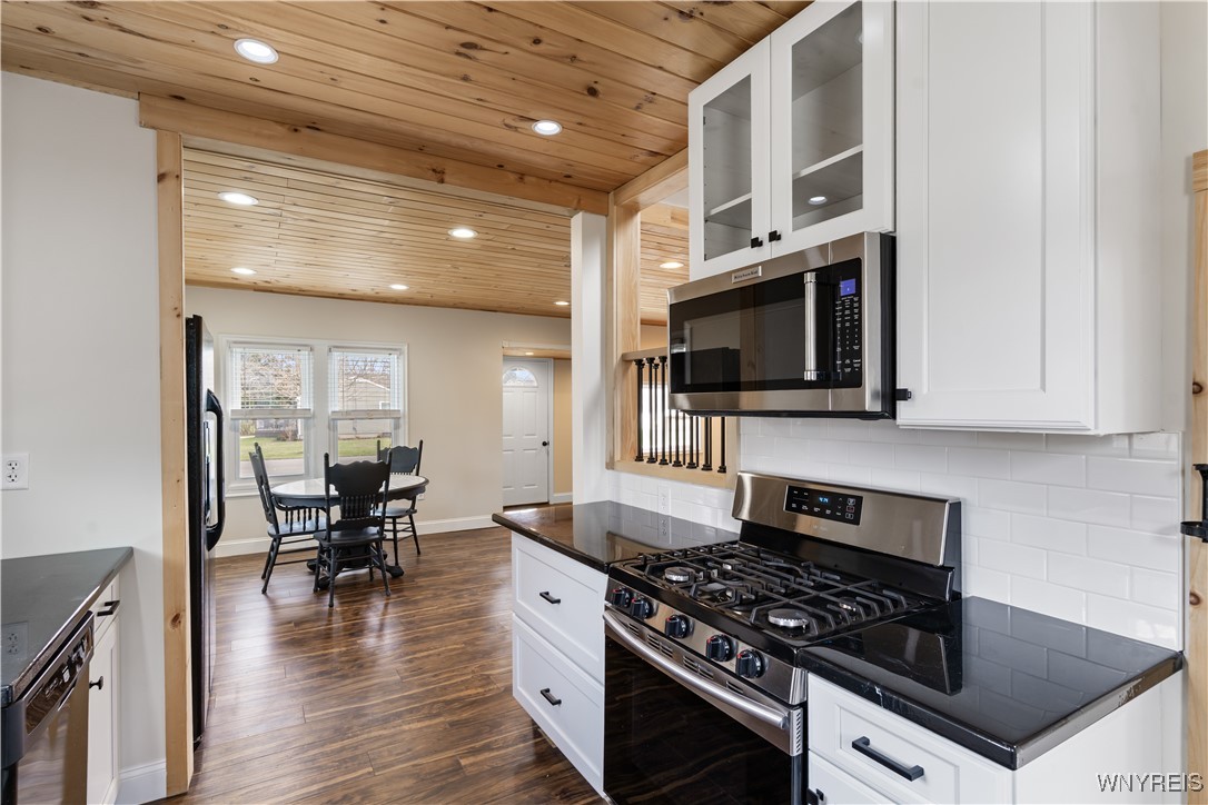 2610 Hemlock Road, Eden, New York image 5