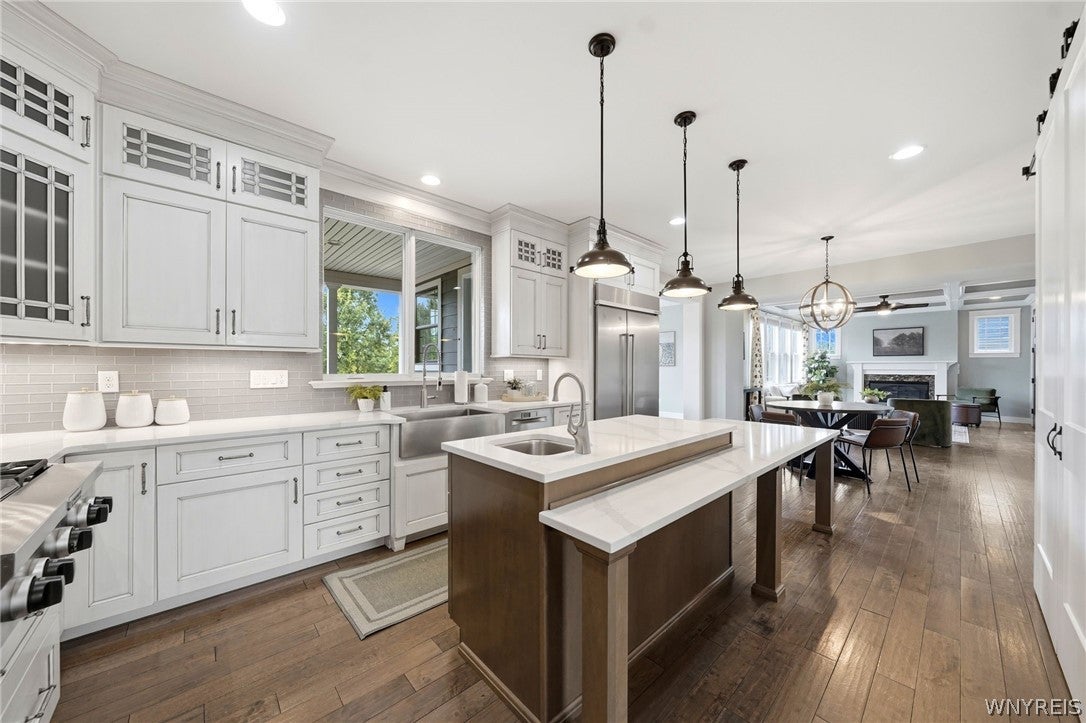 5368 Glenview Drive