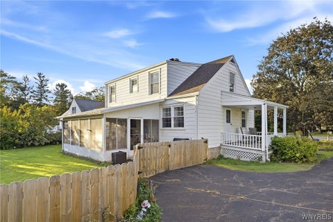 Tiny photo for 1656 Saunders Sett Road, Lewiston, NY 14304 (MLS # B1723947)